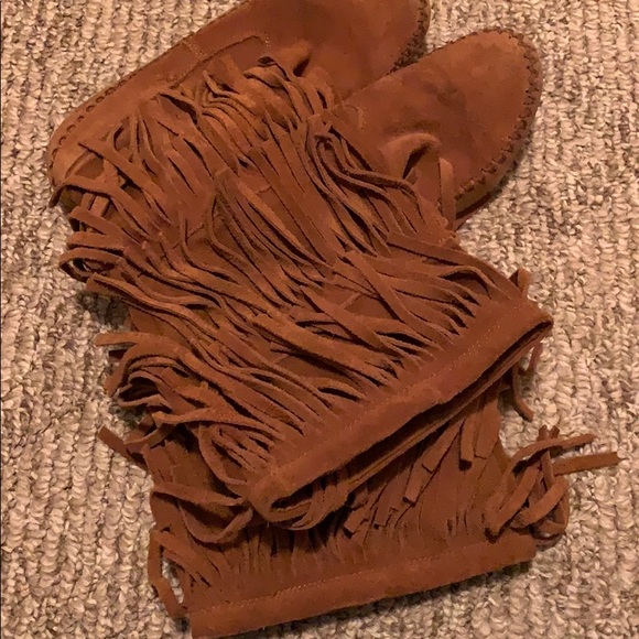 Brown fringe boots - Picture 2 of 2